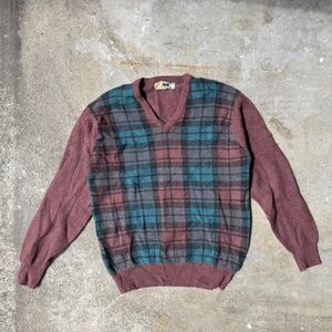 1980s Pringle Lambswool Plaid Sweater-Made in Scotland V-Neck Tartan Pullover- M